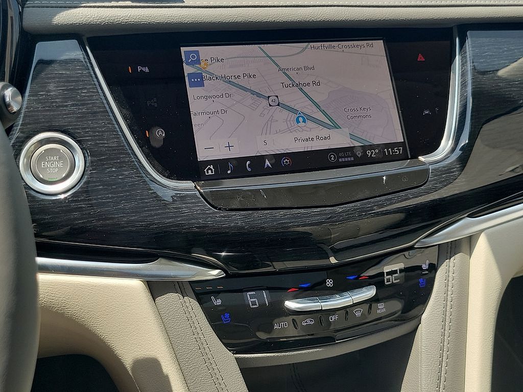 Thumbnail: 2024 Cadillac XT6 - 8