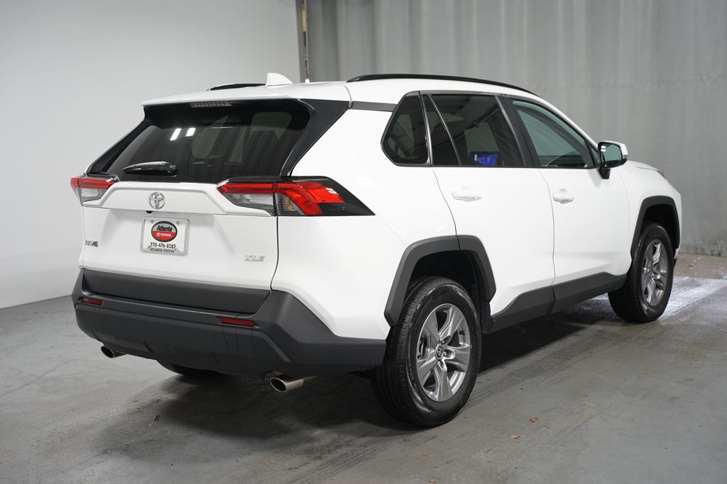 2024 Toyota RAV4 XLE 8