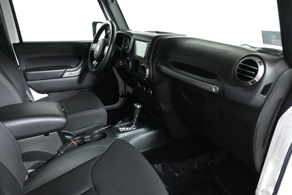 Thumbnail: 2018 Jeep Wrangler - 24