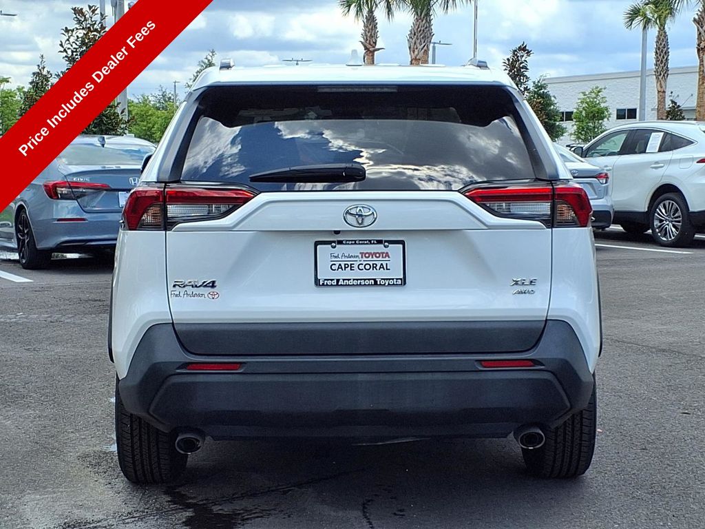 2022 Toyota RAV4 XLE - Photo 6