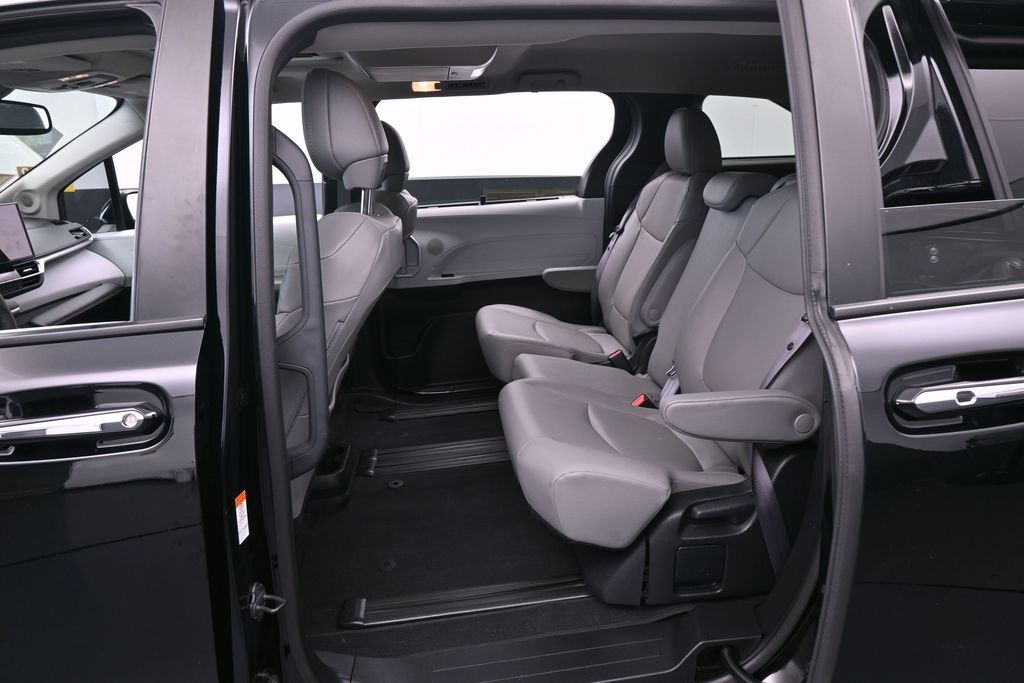 Used 2025 Midnight Black Metallic Toyota XLE image 32