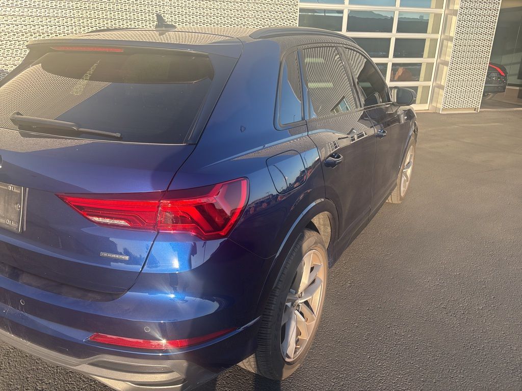 Thumbnail: 2023 Audi Q3 - 3
