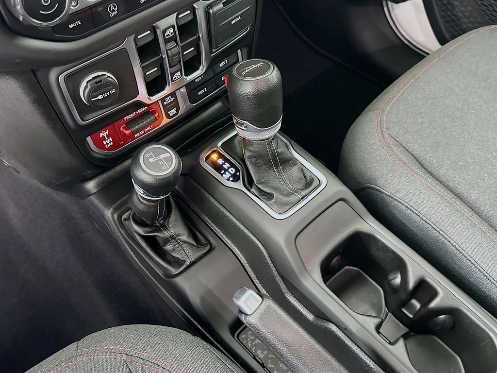 Thumbnail: 2024 Jeep Gladiator - 16