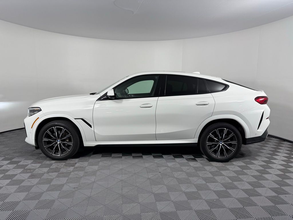 Thumbnail: 2022 BMW X6 - 8