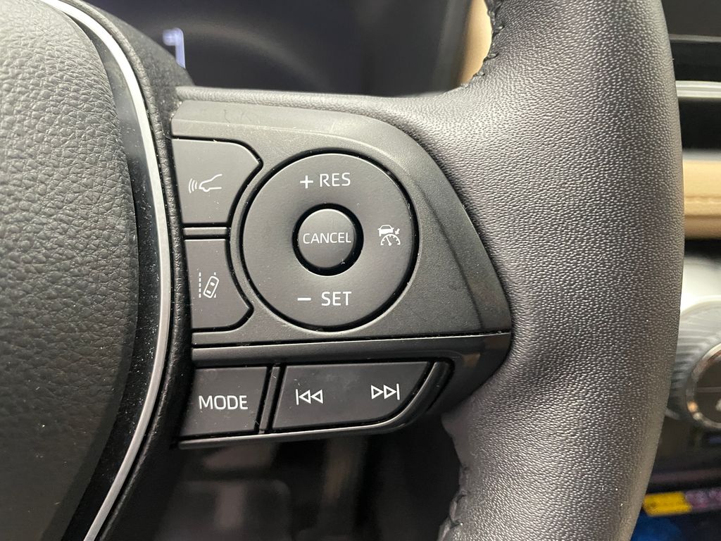 Thumbnail: 2023 Toyota RAV4 - 23