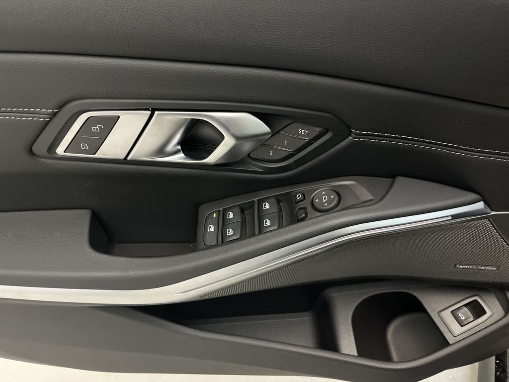 2023 Bmw 330i photo 13