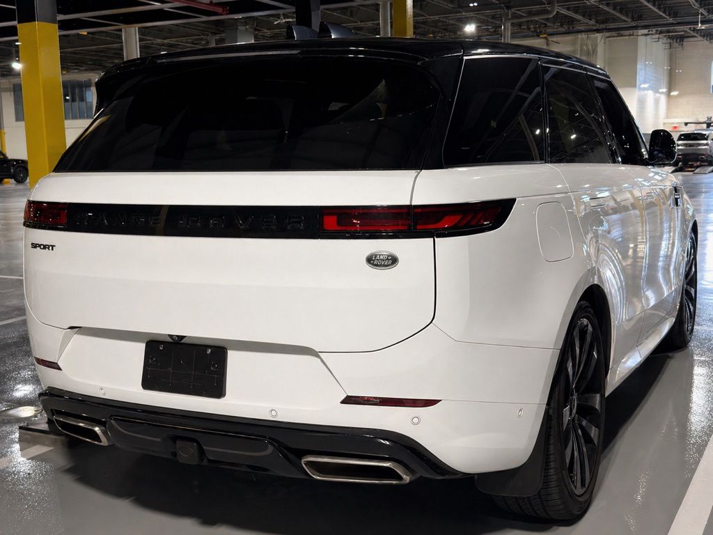 Thumbnail: 2023 Land Rover Range Rover Sport - 2
