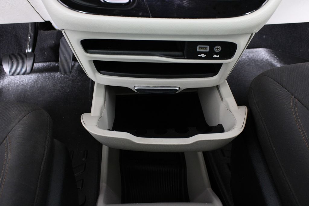 Used 2017 Chrysler Pacifica for sale in 