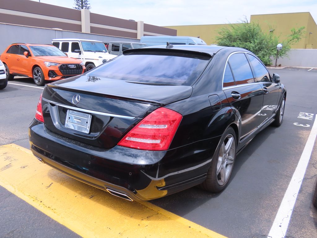 Thumbnail: 2010 Mercedes-Benz S-Class - 3