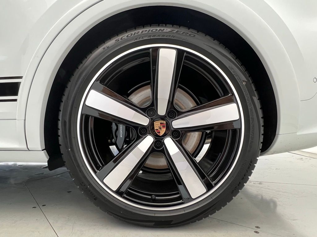 Thumbnail: 2025 Porsche Cayenne - 27
