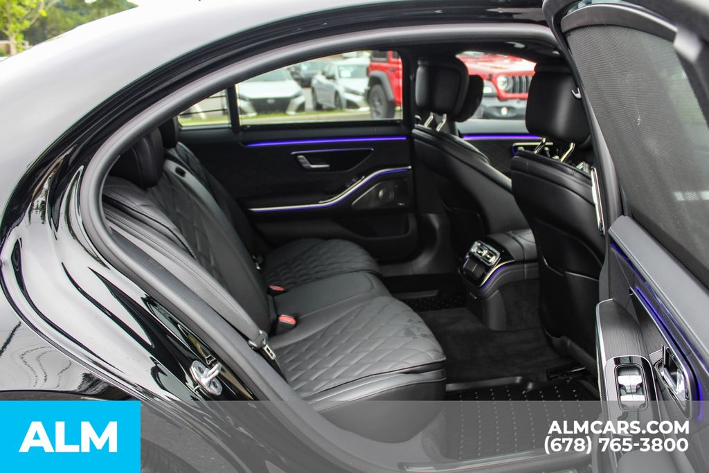 Used 2025 Black Mercedes-Benz S 580 image 18