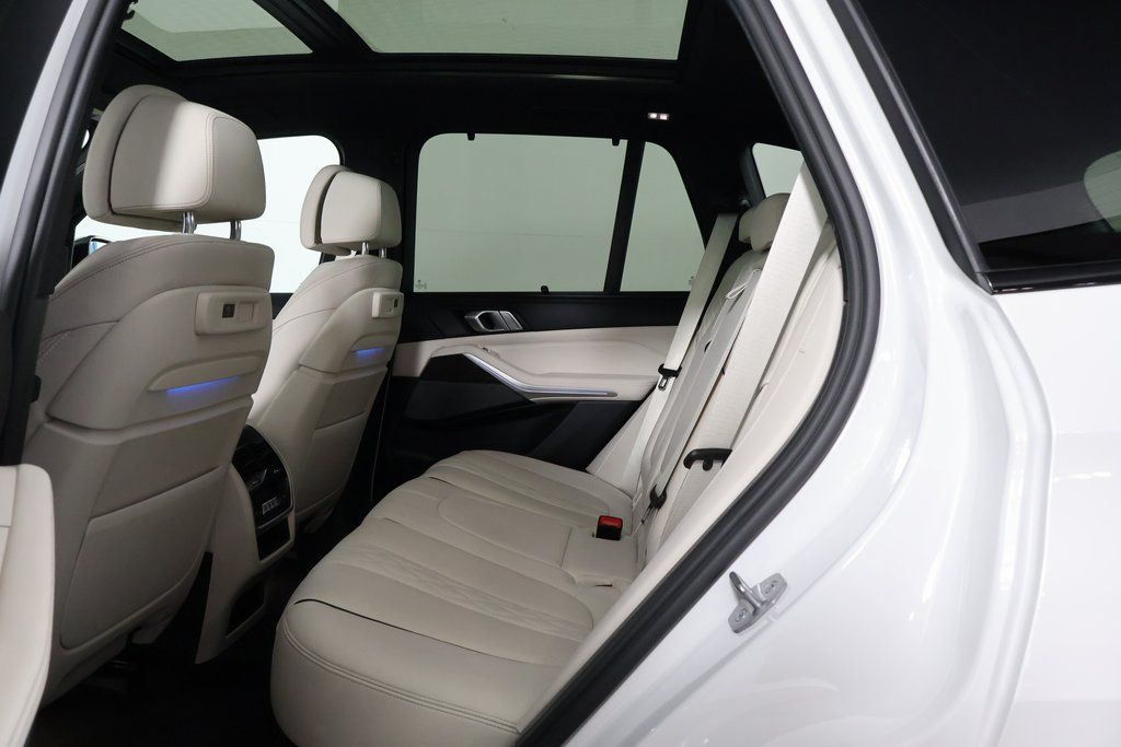 Thumbnail: 2023 BMW X5 - 11