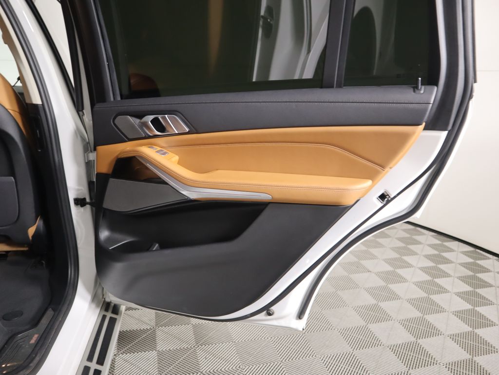 Thumbnail: 2021 BMW X7 - 28