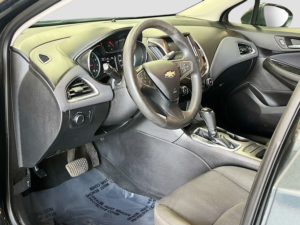 Used 2018 Graphite Metallic Chevrolet LT image 9