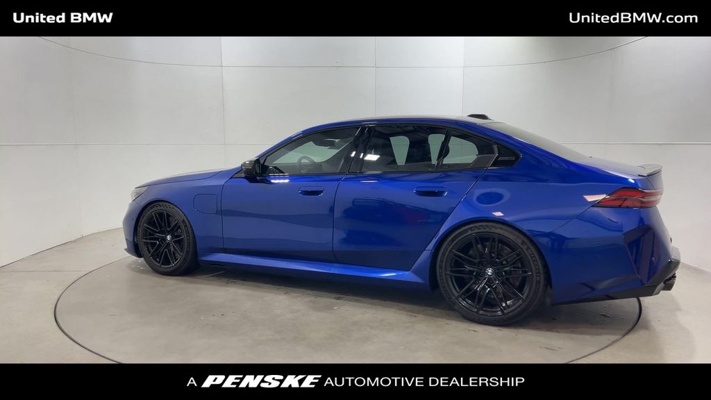 Thumbnail: 2025 BMW M5 - 6