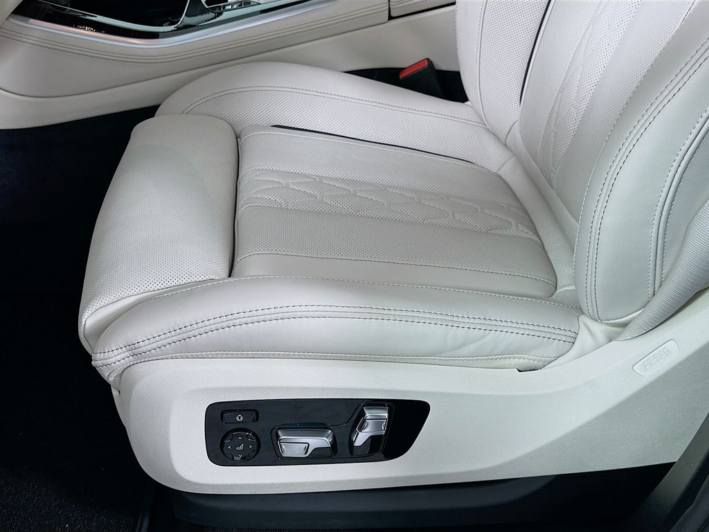 Thumbnail: 2026 BMW X5 - 21