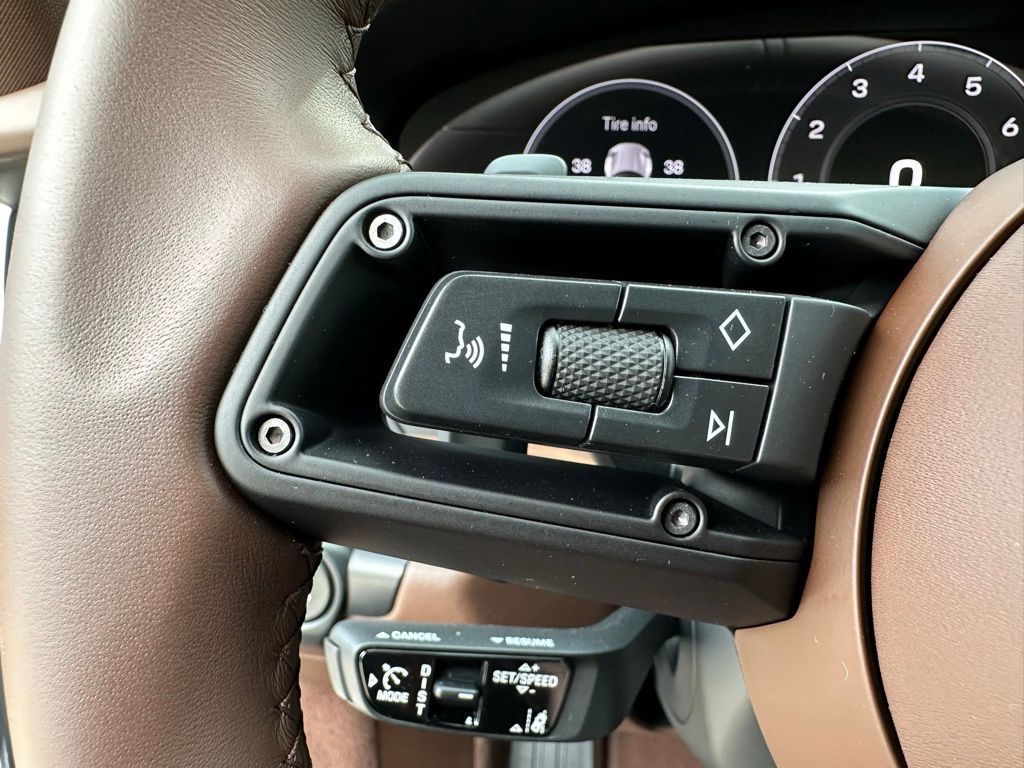 Thumbnail: 2026 Porsche 911 - 17