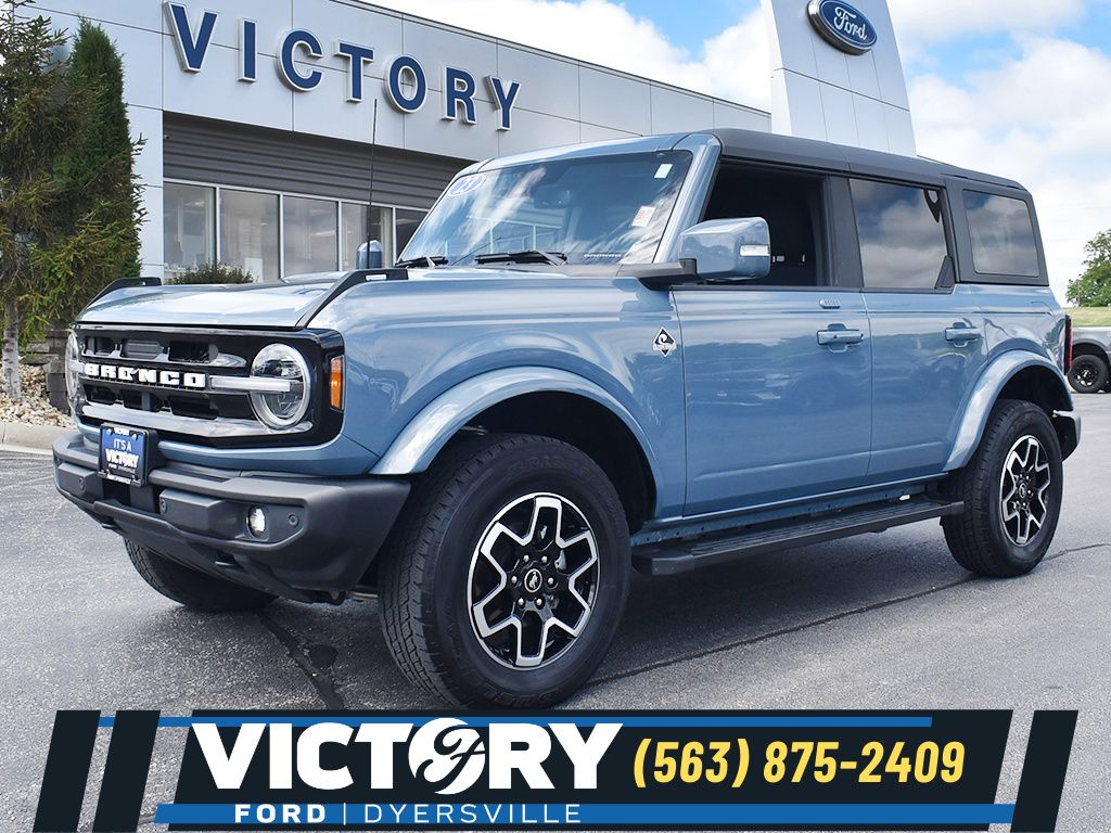 Blue (Azure Gray Metallic Tri-Coat) 2023 Ford Bronco Outer Banks 4-Door 4WD SUV / Crossover Four-Wheel Drive Automatic