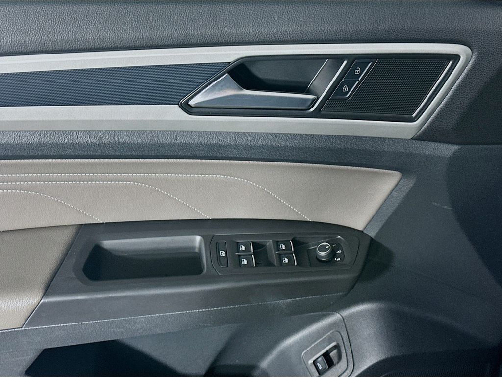 Used 2022 Gray Volkswagen 3.6L V6 SEL R-Line image 25