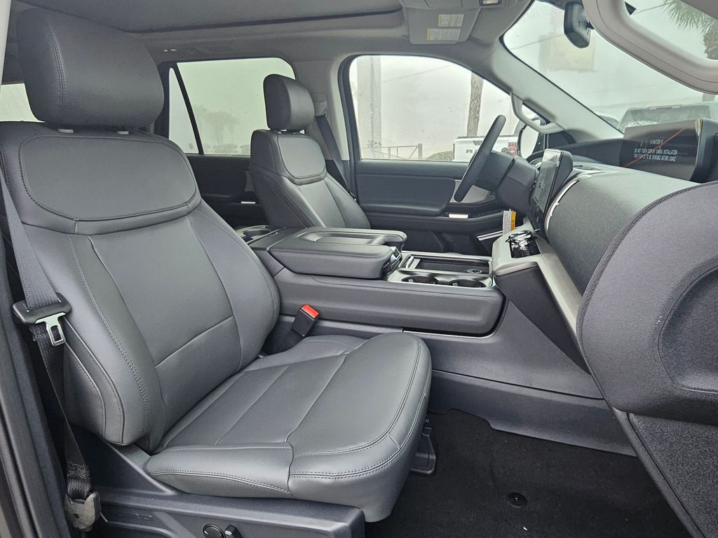 2026 Ford Expedition Max Active - 10