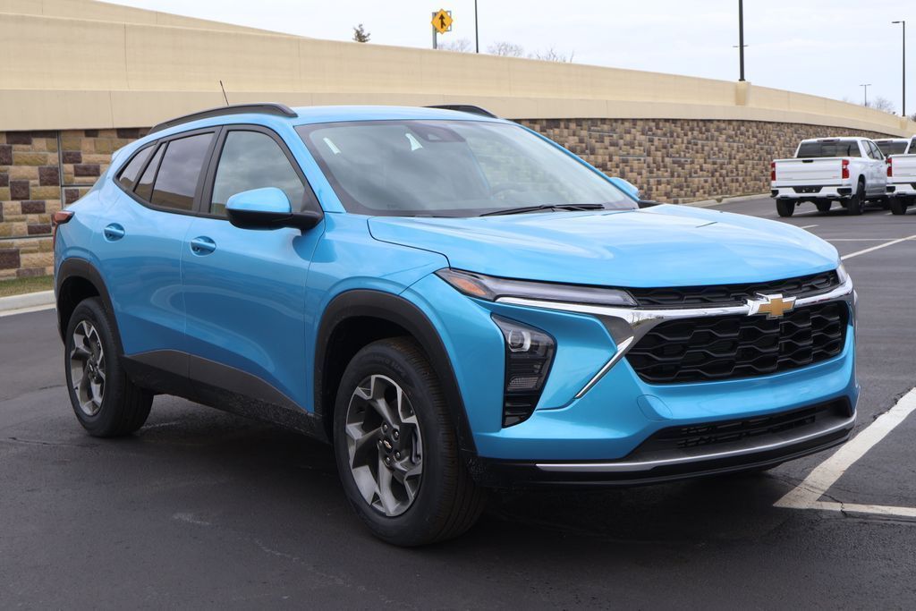 Thumbnail: 2026 Chevrolet Trax - 10