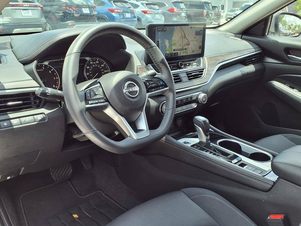Used 2024 Nissan Altima Sedan