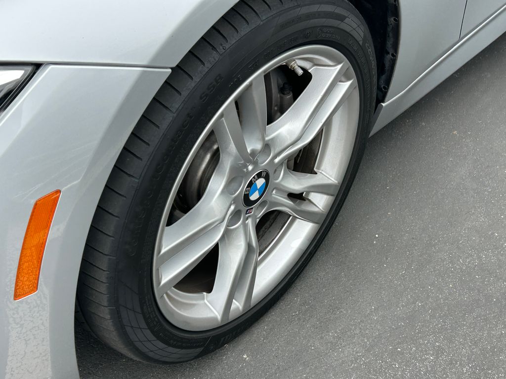 Thumbnail: 2018 BMW 3 Series - 3