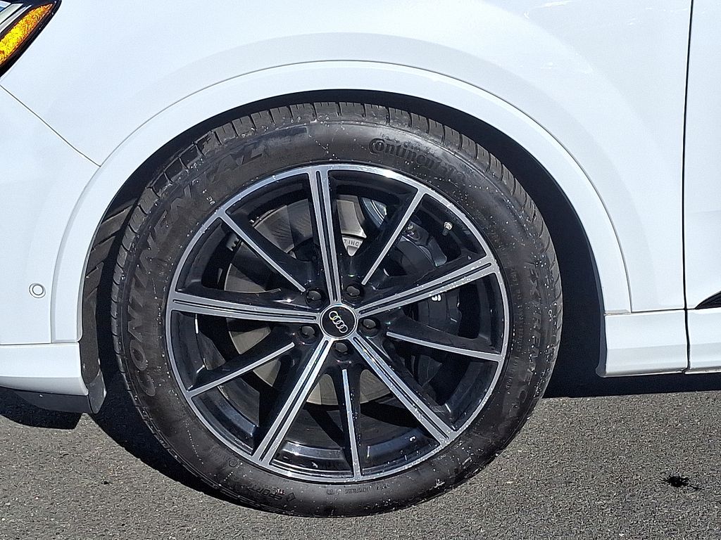 Thumbnail: 2023 Audi SQ7 - 8