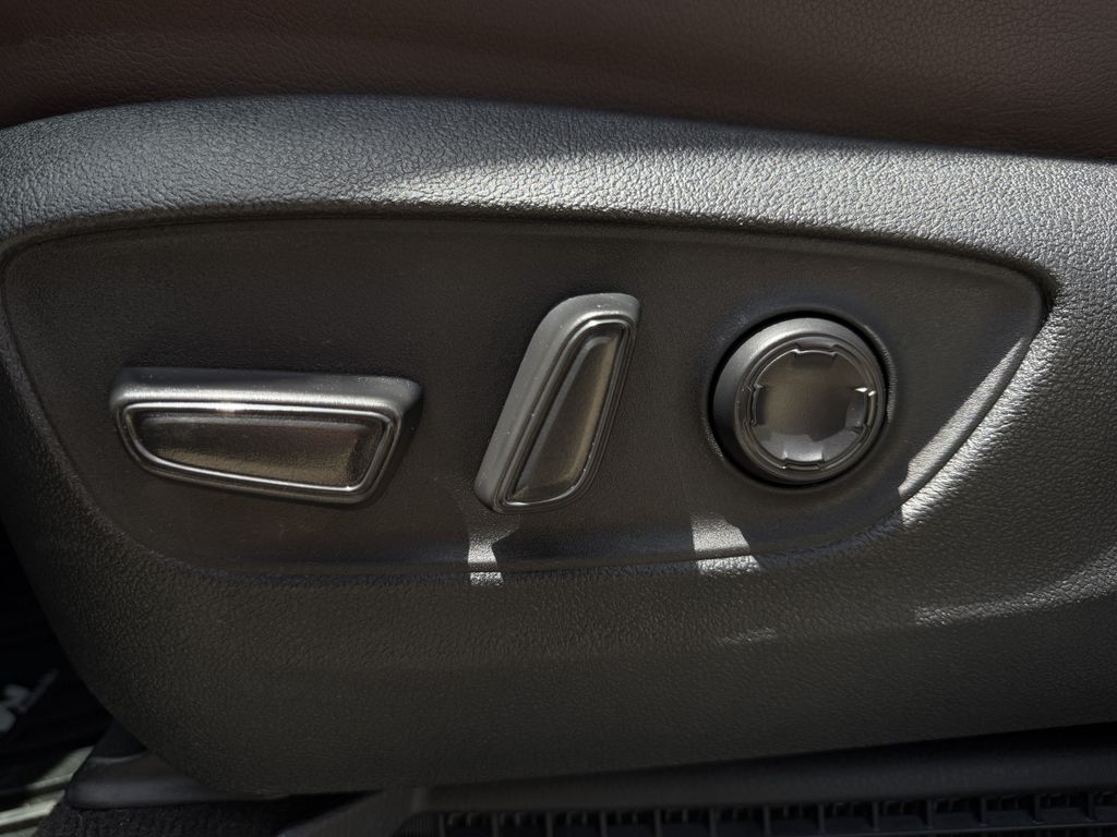 Used 2024 Toyota Sienna Van