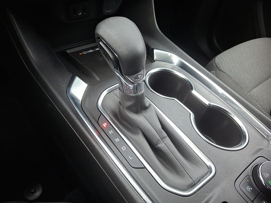 Thumbnail: 2023 Chevrolet Traverse - 16