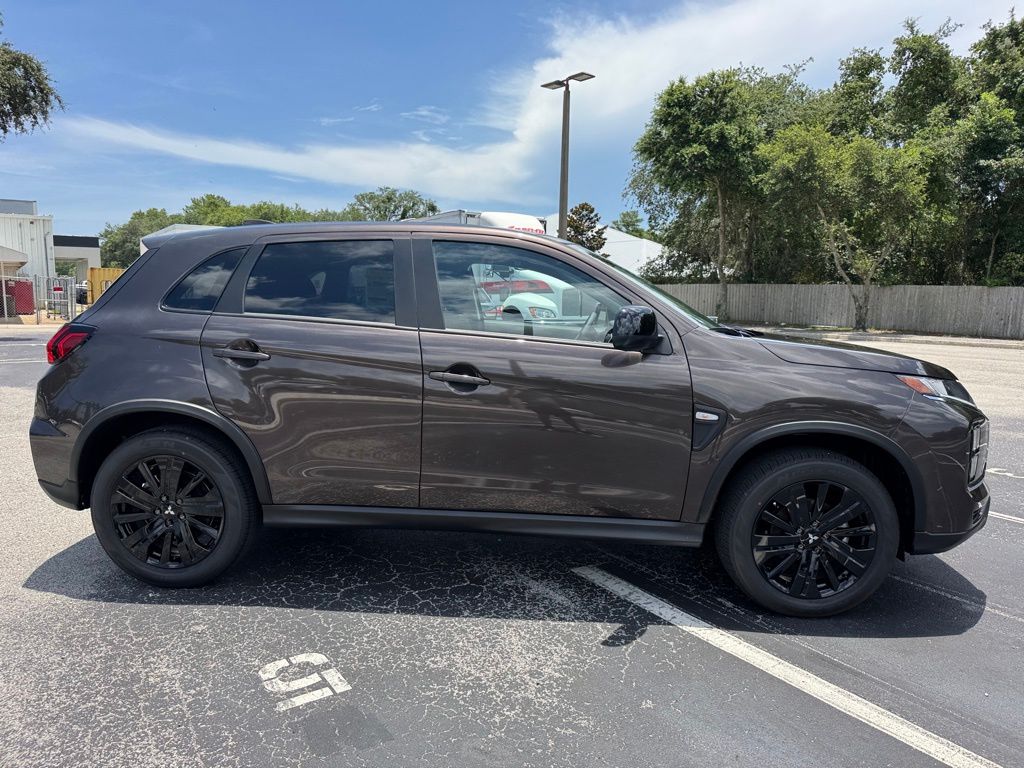 2025 Mitsubishi Outlander Sport LE photo 7