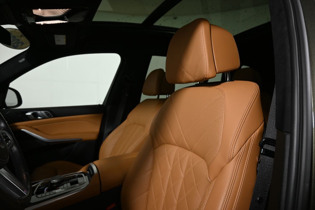 Thumbnail: 2023 BMW X7 - 16