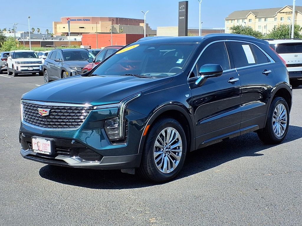 2025 Cadillac XT4 Premium Luxury FWD