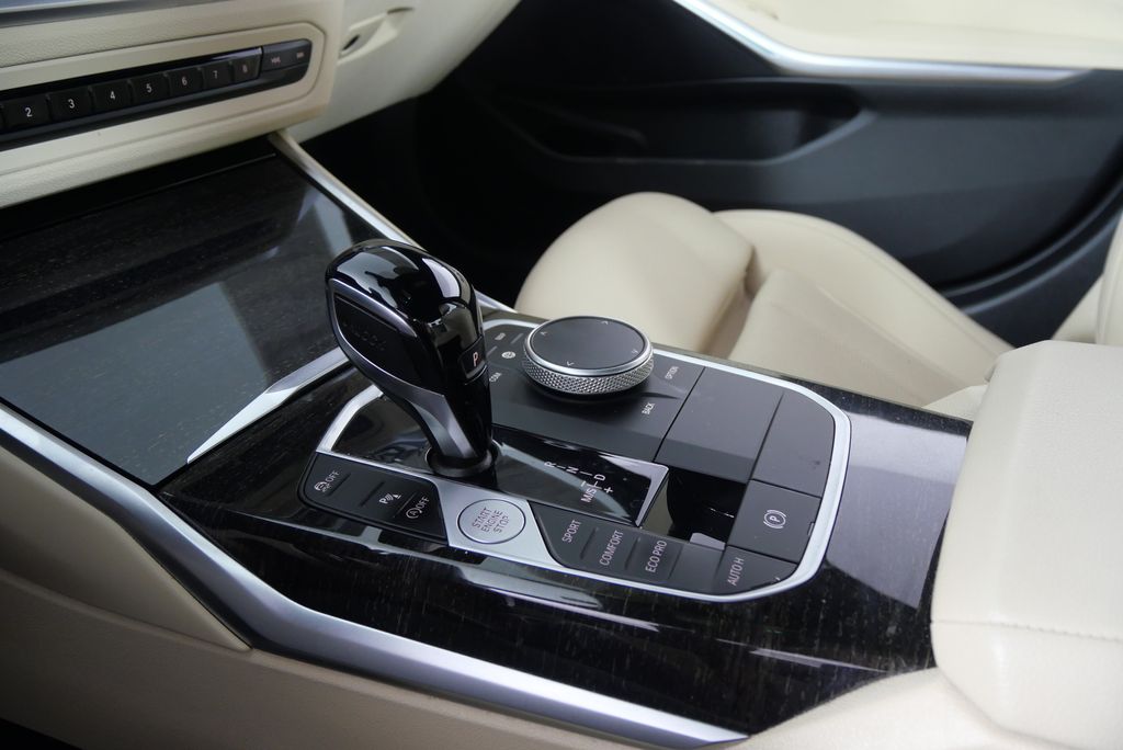 2022 BMW 3 Series 330i xDrive 23