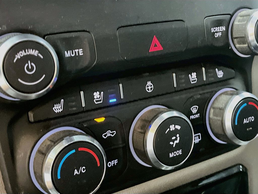 Used 2021 Maximum Steel Metallic Clearcoat Ram Laramie image 19
