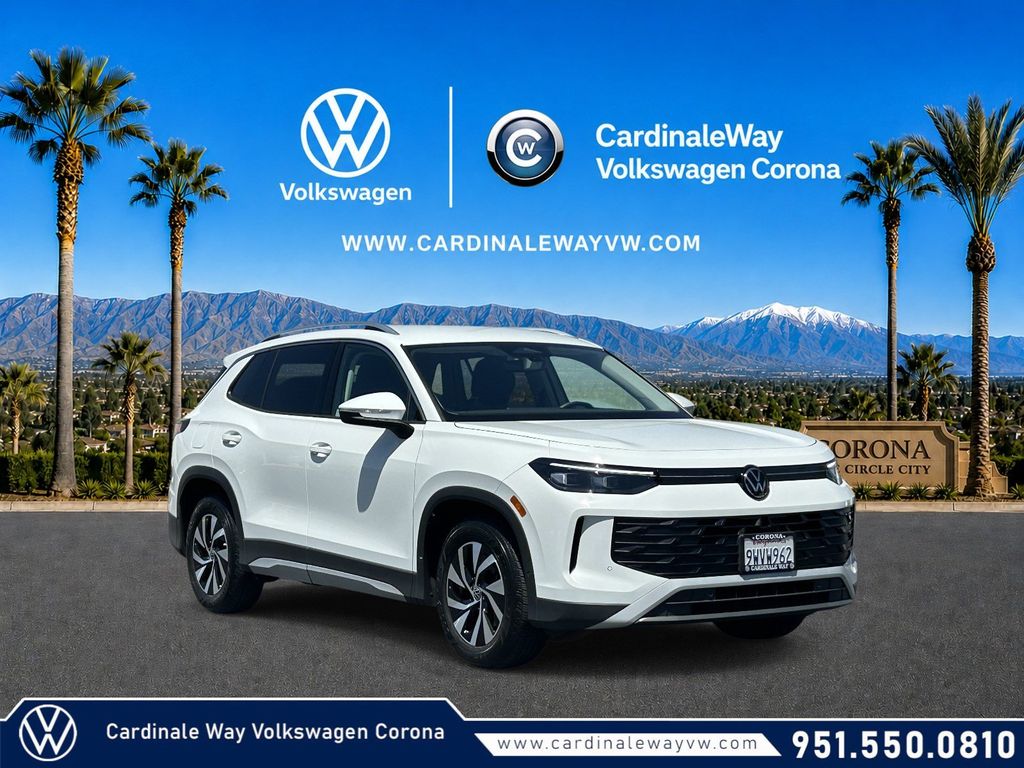 White Pearl 2026 Volkswagen Tiguan SUV / Crossover Front-Wheel Drive 8-Speed Automatic
