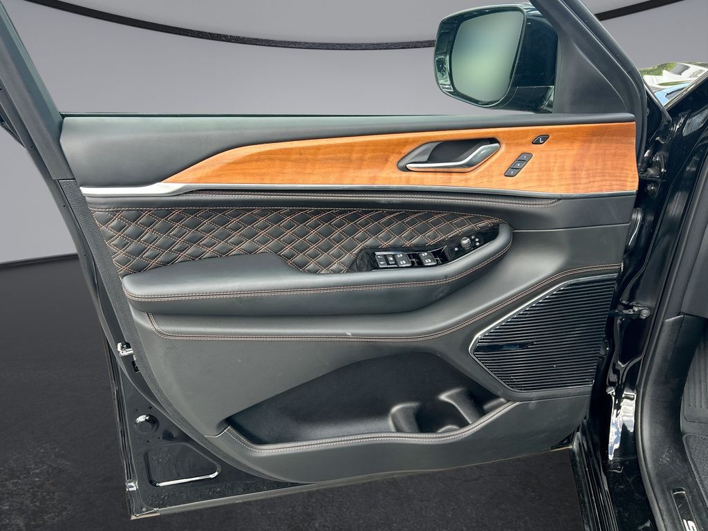 Thumbnail: 2025 Jeep Grand Cherokee L - 28