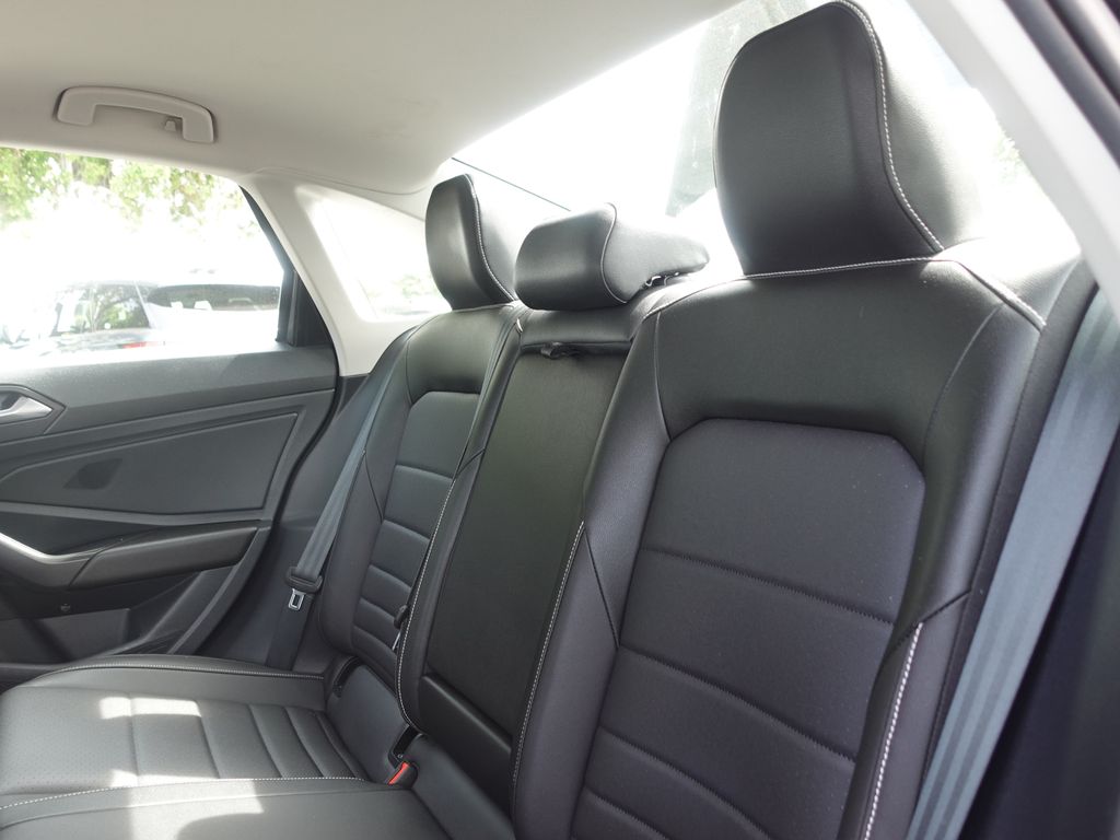 Used 2024  Volkswagen 1.5T SE image 24