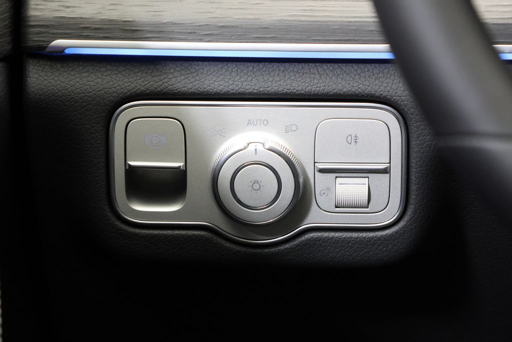 Thumbnail: 2026 Mercedes-Benz GLE - 19