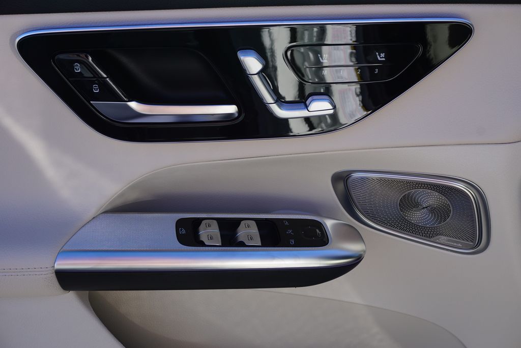 Thumbnail: 2026 Mercedes-Benz GLC - 24