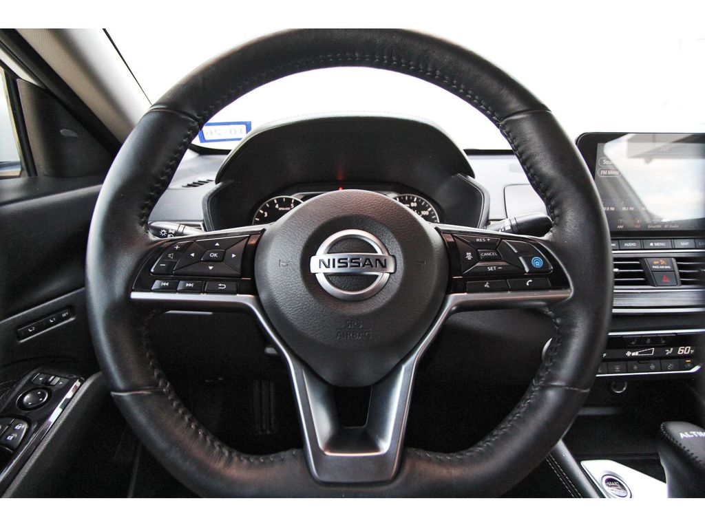 2020 Nissan Altima 2.5 Platinum White at Emmons Autoplex