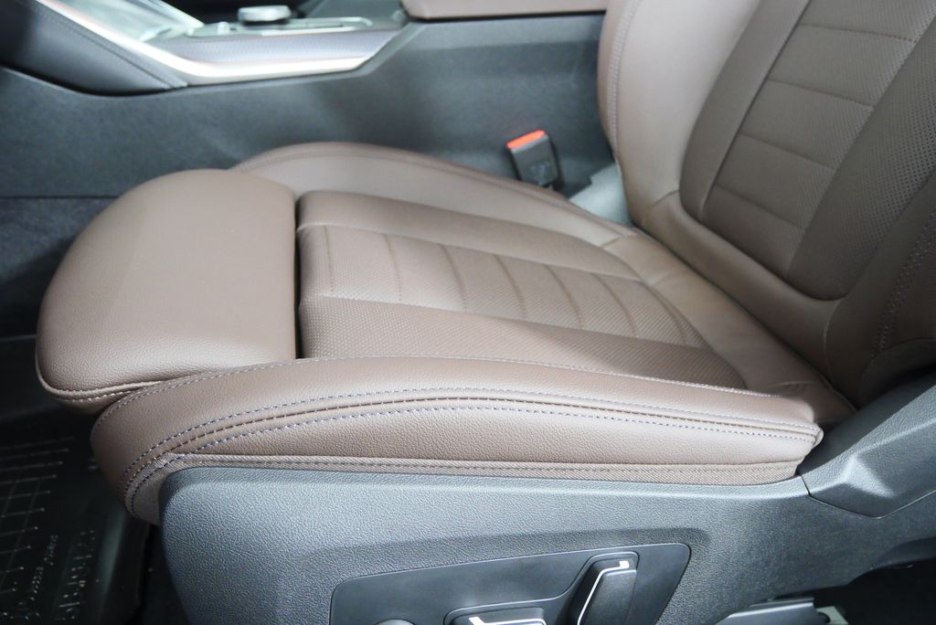 Thumbnail: 2026 BMW 4 Series - 9