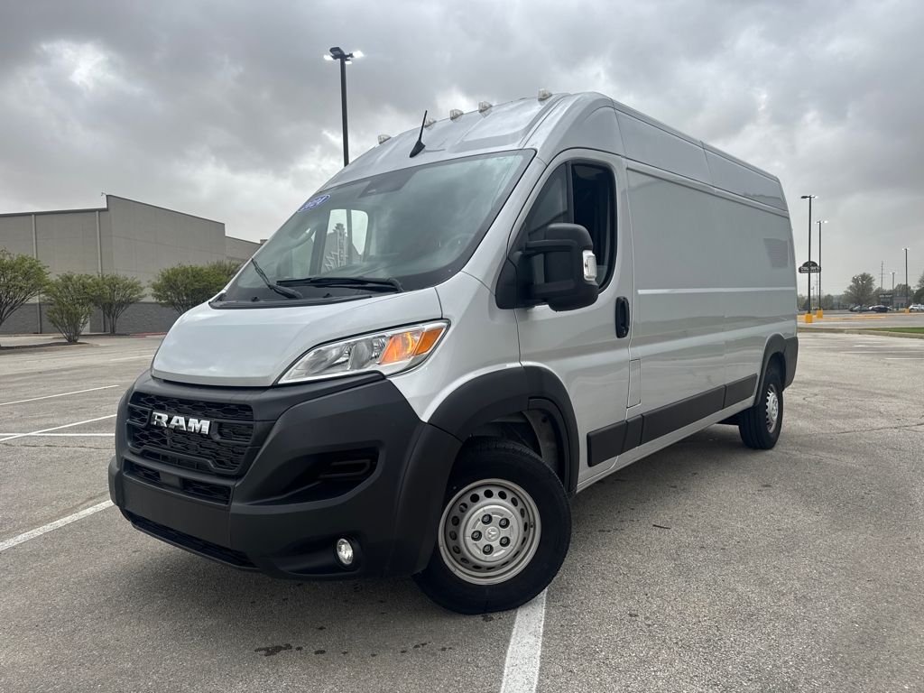 Bright Silver Metallic Clearcoat 2024 RAM ProMaster Van 9-Speed Automatic