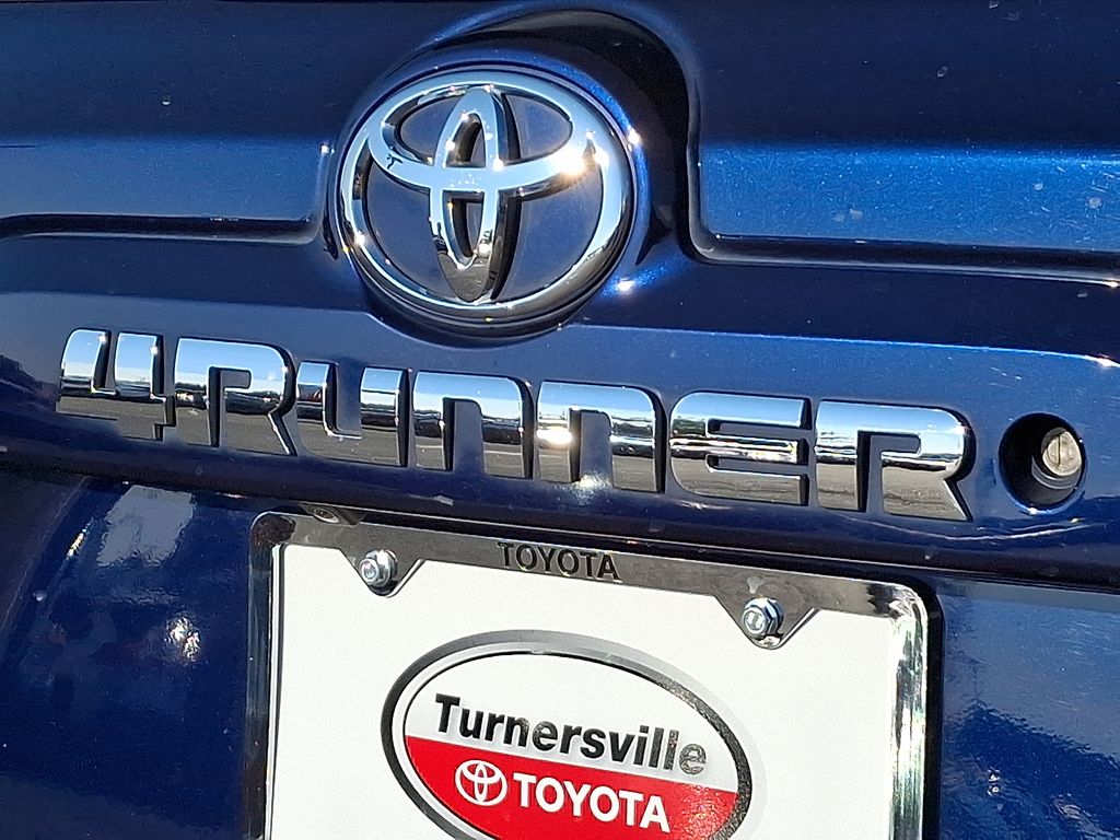 Thumbnail: 2017 Toyota 4Runner - 29