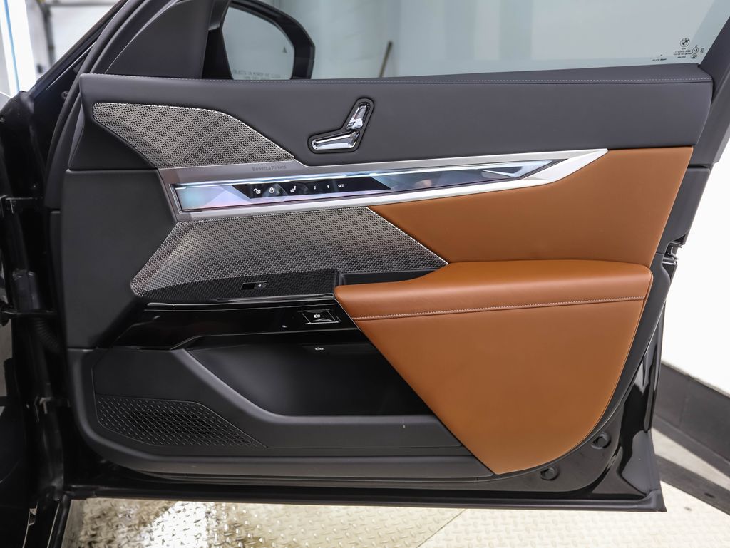 Thumbnail: 2023 BMW 7 Series - 30