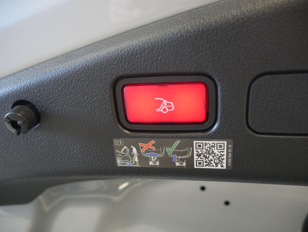 Thumbnail: 2026 Mercedes-Benz CLE - 21