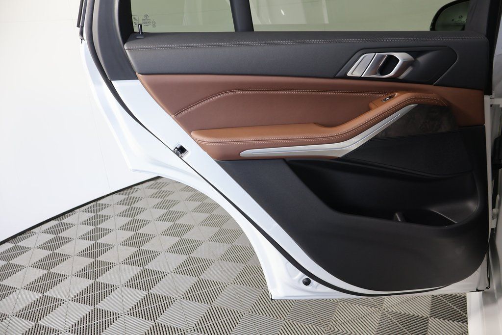 Thumbnail: 2023 BMW X5 - 13