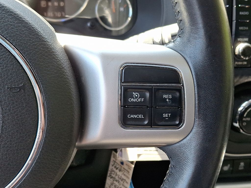 Thumbnail: 2017 Jeep Compass - 21