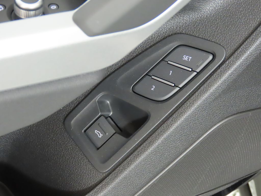 Thumbnail: 2025 Audi Q3 - 31