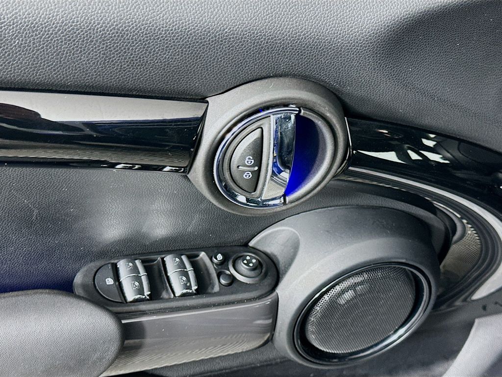 Thumbnail: 2020 MINI Cooper - 18